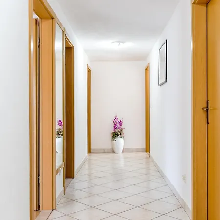 아파트 With Parking Space Kastel Stafilic, - 21948