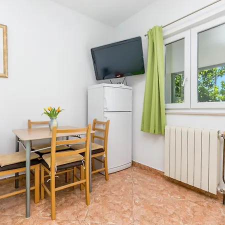 아파트 With Parking Space Kastel Stafilic, - 21948 *